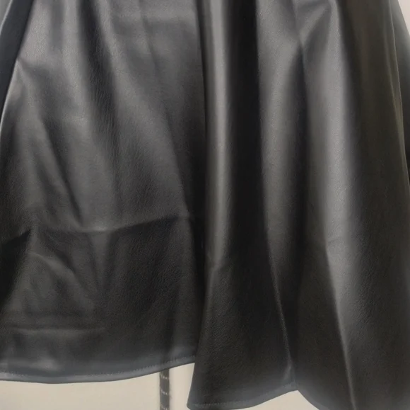 *NWT* Like leather Skater Skirt 17in long, zipper closure, soft material - Picture 4 of 4
